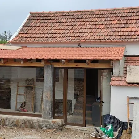 Olive Garden - Refurbished Century Old House In The Heart Of Portugal Casa de Férias Sertã